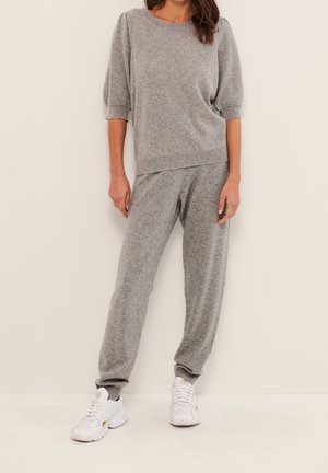 Sweter