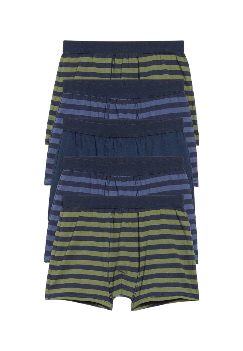 Quattro paia di boxer, caratterizzati da diversi modelli a righe nei toni del blu e del verde, con vita elasticizzata e una texture morbida.