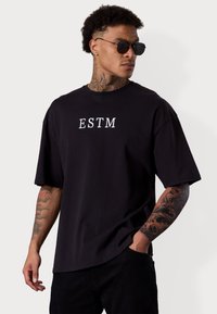 Unausgewählt, black