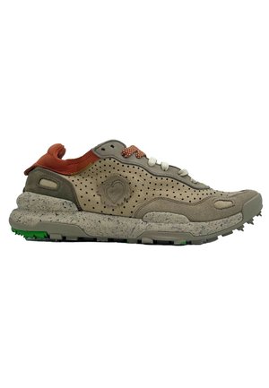 CHACRONA LASER PREMIUM M/ STRING - Zapatillas - beige
