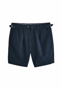 Shorts bleu marine en tissu texturé, dotés d'une fermeture à bouton, de passants de ceinture et de poches latérales en biais.
