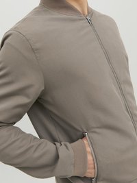 Jack & Jones JJERUSH - Bomberjacka - grey