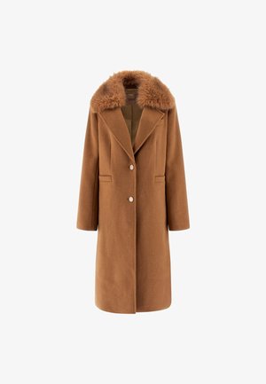 Manteau en laine marron avec un col en fausse fourrure, manches longues, deux poches avant et une fermeture à double bouton, présentant un design structuré et ajusté.