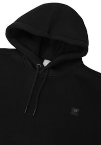 Czarna bluza z kapturem, wykonana z miękkiego materiału, z regulowanymi sznurkami. Oferuje małą naszywkę z logo na klatce piersiowej oraz ściągacze na rękawach.