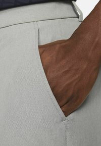Thumbnail Image 6