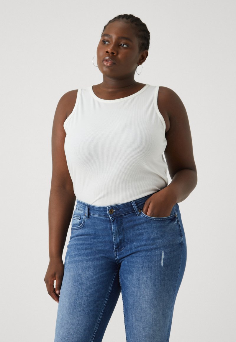 Jeans Skinny ONLY Carmakoma - Vita Alta, Fondo A Sigaretta Con Orlo Sfilacciato, Lavaggio Blu Scuro, Cotone Elastico