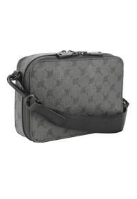 Borsa a tracolla grigia a motivo, di forma rettangolare, con un esterno in tessuto texturizzato, accenti in pelle nera e una tracolla regolabile.