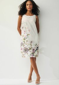 Next PETITE  - Vardagsklänning - ecru cream floral