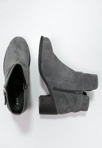 Pier One Botines bajos - grey
