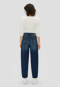 s.Oliver KAROLIN HIGH RISE - Jeans Tapered Fit - dunkelblau