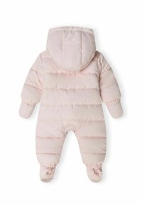 Pufasti ružičasti kombinezon s kapuljačom, s kviltanim dezenom, rebrastim rukavima i pričvršćenim čizmama za toplinu i udobnost.