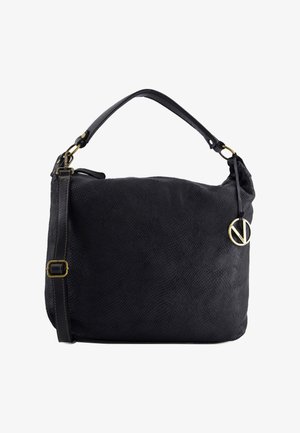 Schwarze strukturierte Lederhandtasche mit glatter Oberfläche, verstellbarem Tragegurt, goldenen Hardware-Highlights und einem runden Logodetail.