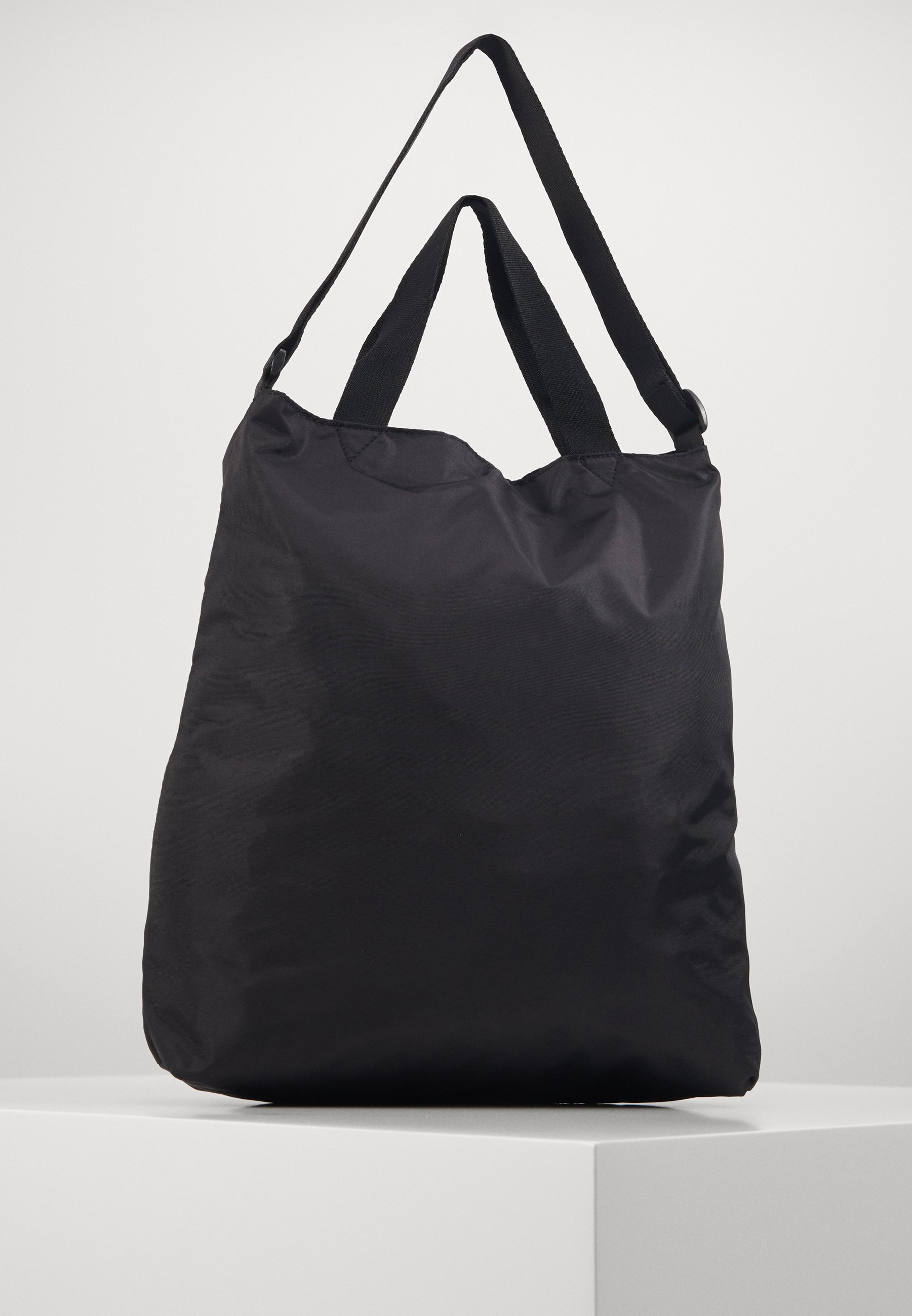 black shopper tote