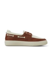 Bruna läder- och vita nät-sneakers utan sn�örning med rund tå, bruna detaljer, perforerad design och krämfärgad gummisula.