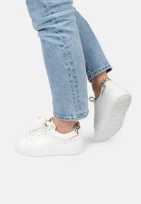 PS POELMAN ANEMONE - Sneakers laag - white with combination