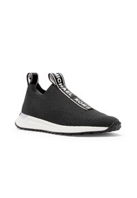 Sneakers nere in maglia con design slip-on, suola bianca e fascia elastica con marchio. Presentano tomaia testurizzata e suola in gomma.