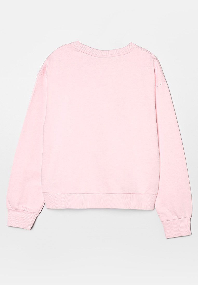 Sudadera de color rosa claro con mangas largas, escote redondeado y puños y dobladillo acanalados. Textura suave, diseño simple y sin adornos.
