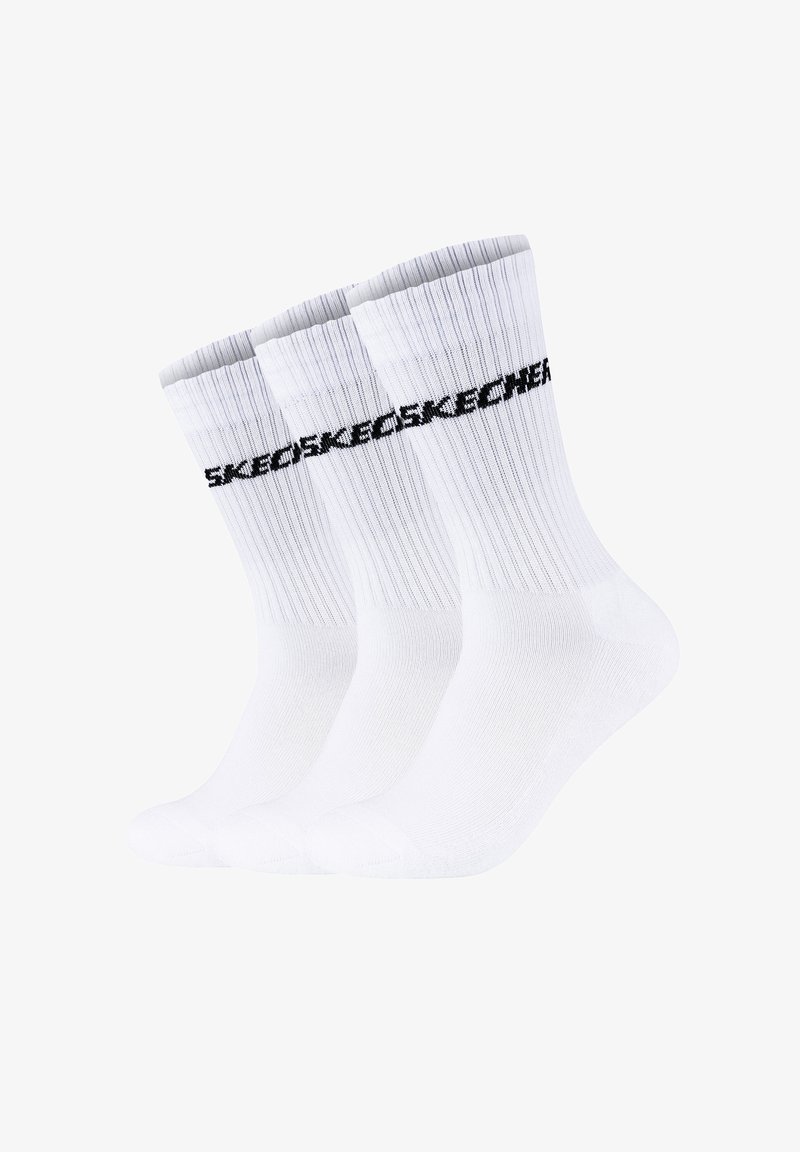 Weiße Baumwoll-Crew-Socken mit gerippter Textur, ausgestattet mit einem schwarzen Logo-Band am oberen Rand. Verkauft im Dreierpack.