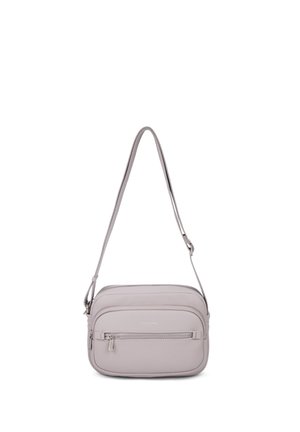Sac bandoulière rectangulaire gris clair avec poche zippée sur le devant et bandoulière réglable sur fond blanc.