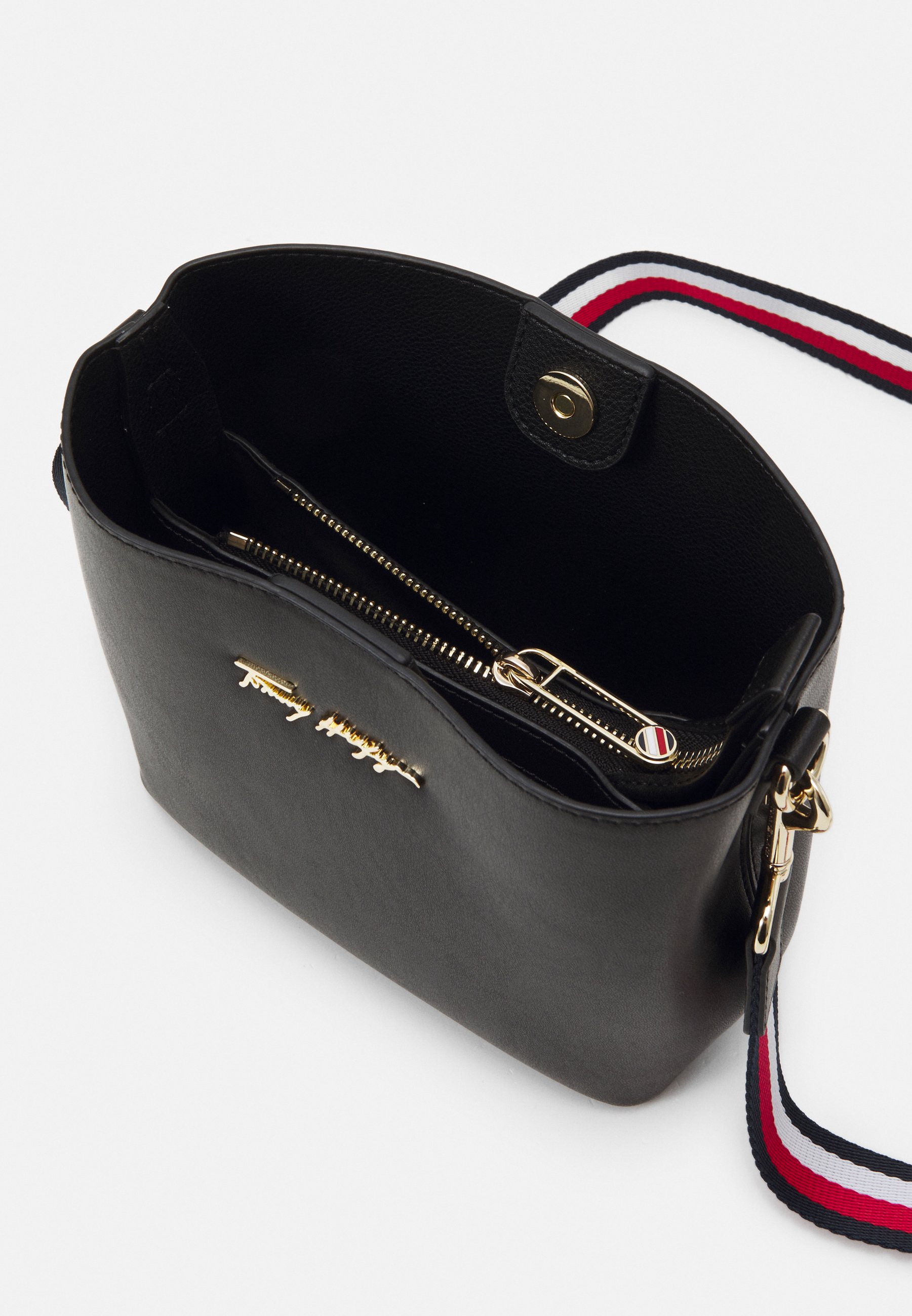 iconic bucket tommy hilfiger