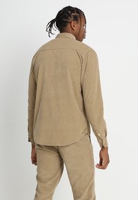 Urban Classics CORDUROY SHIRT - Camicia - sand