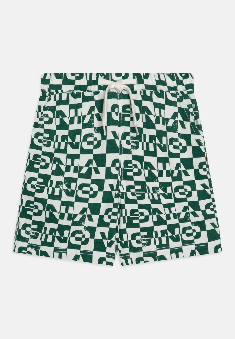 Shorts verdes y blancos con un diseño a cuadros y texto en negrita. Incluyen una cintura elástica con cinta ajustable y bolsillos laterales.
