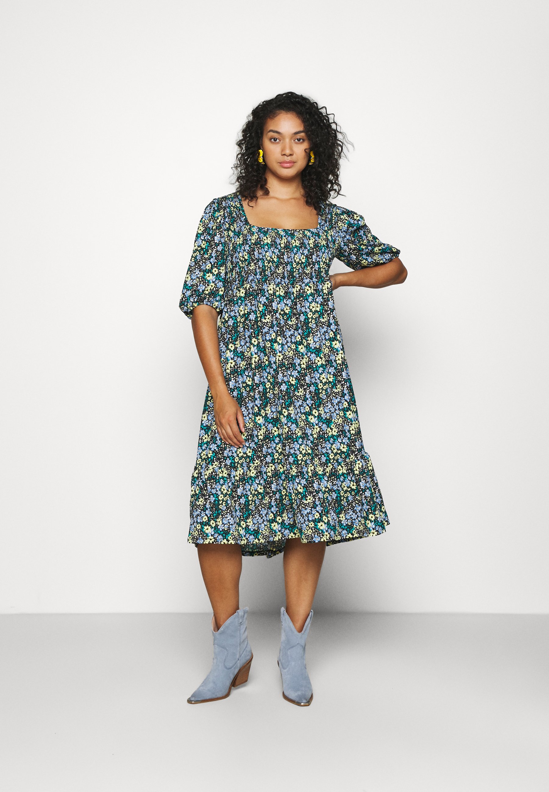 WAFFLE SQUARE NECK TIERED MIDI DRESS 