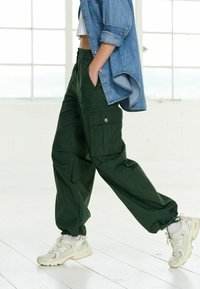Next RIPSTOP  - Reisitaskuhousut - khaki green