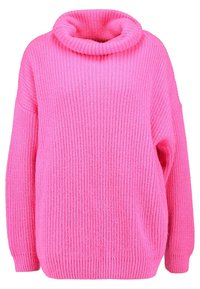 Jasnoróżowy, gruby sweter z turtleneckiem, długimi rękawami oraz ściągaczami przy mankietach i u dołu.