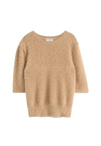 Beige fluffig stickad tröja med bred halsringning och trekvartsärmar. Har en mjuk textur och avslappnad passform. Inga synliga detaljer eller mönster.