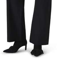 Manfield MIT ABSATZ - Stivaletti - schwarz