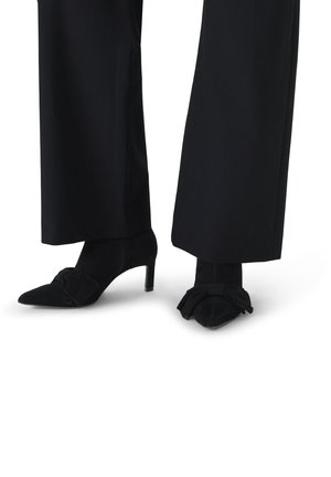 Manfield MIT ABSATZ - Bottines - schwarz