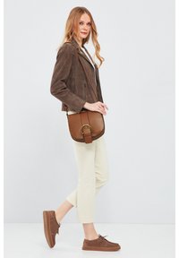 Thumbnail Image 5