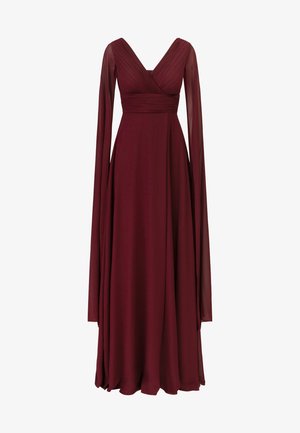 Abito da sera bordeaux con maniche lunghe e trasparenti, corpetto plissettato e gonna fluente, realizzato in tessuto morbido e leggero.