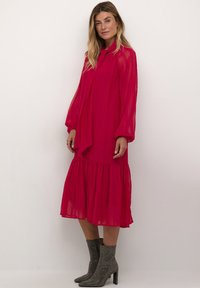 Cream SADIA - Cocktailkleid/festliches Kleid - jester red