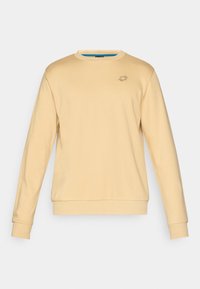 Lys gul hettegenser laget av glatt stoff, med lange ermer, rund hals og en liten logoakcent på øvre venstre bryst.