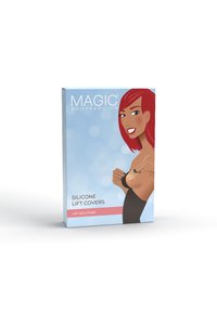 Embalaje de Magic Bodyfashion que muestra a una mujer pelirroja aplicando una cubierta elevadora de silicona en su pecho sobre un fondo azul claro.