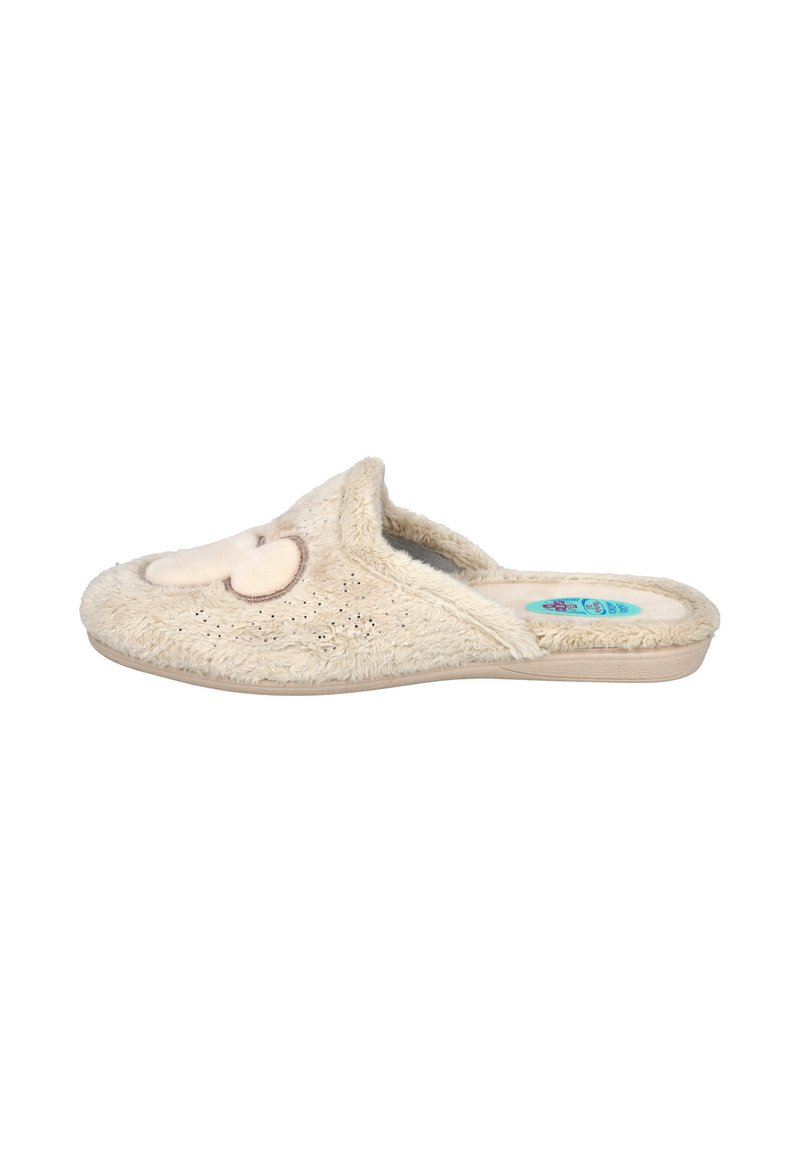 Zapatilla de casa tipo mule de felpa beige con un diseño en forma de corazón en la parte superior y una suela plana acolchada.
