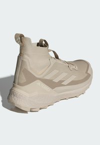 adidas Performance FREE  beżowy