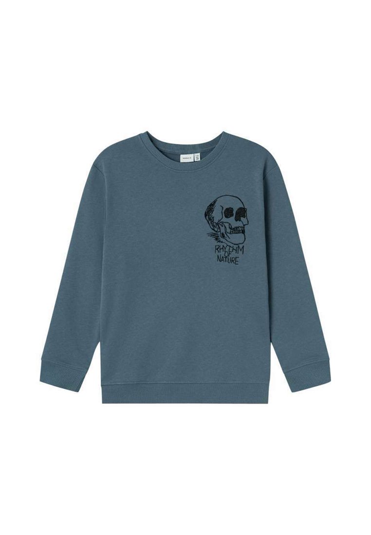 Blauwe sweatshirt gemaakt van zachte stof, met een schedel grafiek op de linkerkant van de borst en ribgebreide mouwen en onderrand voor een goede pasvorm.