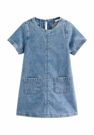 Robe en denim bleu clair avec un col rond, des manches courtes, deux poches avant et une fermeture éclair au dos.