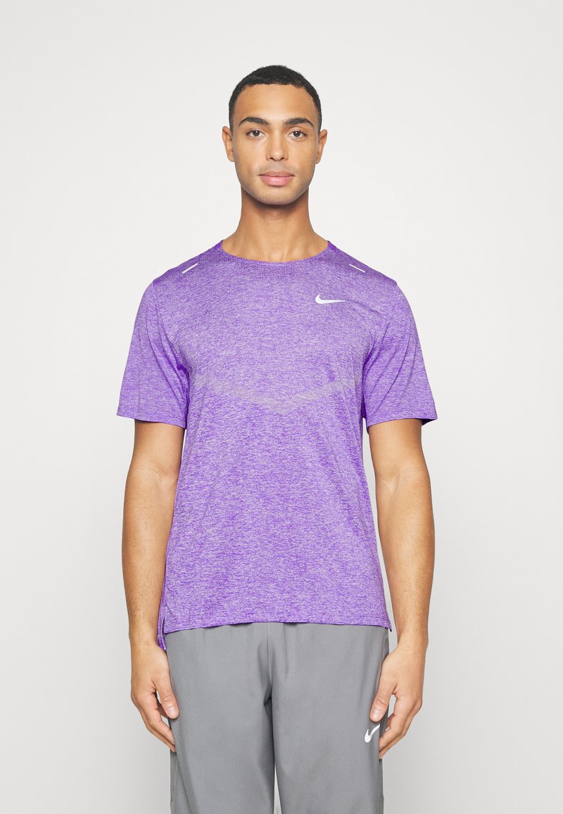 Nike Performance RISE - T-shirt desportiva - action grape heather/silver