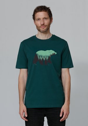 watapparel WALDBÄR - Print T-shirt - glazed green