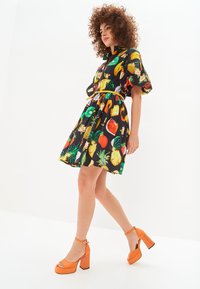 Cesare Gaspari Plateausandalette - orange