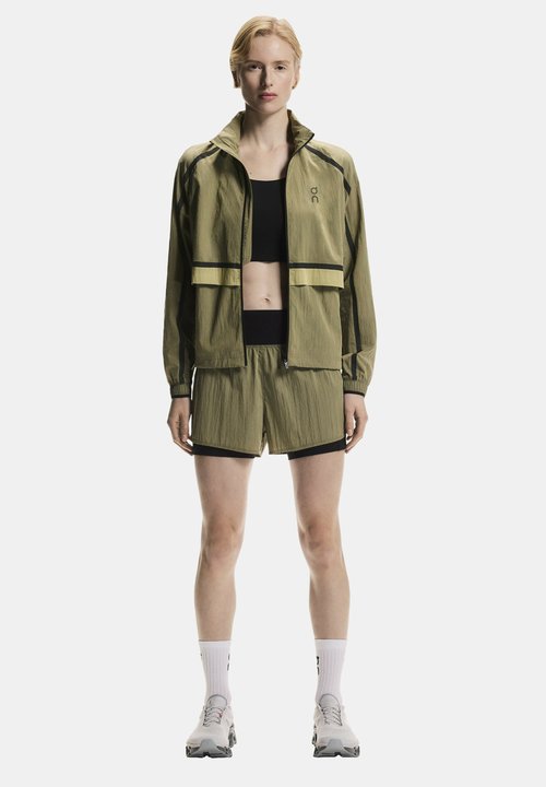On PERFORMANCE VOLT - 2-in-1 shorts - safari — foto 2