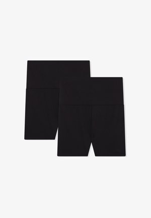 Czarne elastyczne szorty z wysokim stanem. Wykonane z miękkiego, gładkiego materiału o dopasowanym kroju. Brak widocznych wzorów lub metalowych elementów.