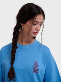 Hummel LOOSE BEES STADIUM - T-shirts med print - lichen blue