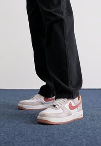 Thumbnail Image 2