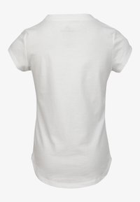 Vit bomull t-shirt med korta ärmar och rundad halsringning, med en slät textur och en enkel design utan utsmyckningar.