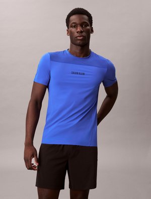 - T-shirt z nadrukiem
